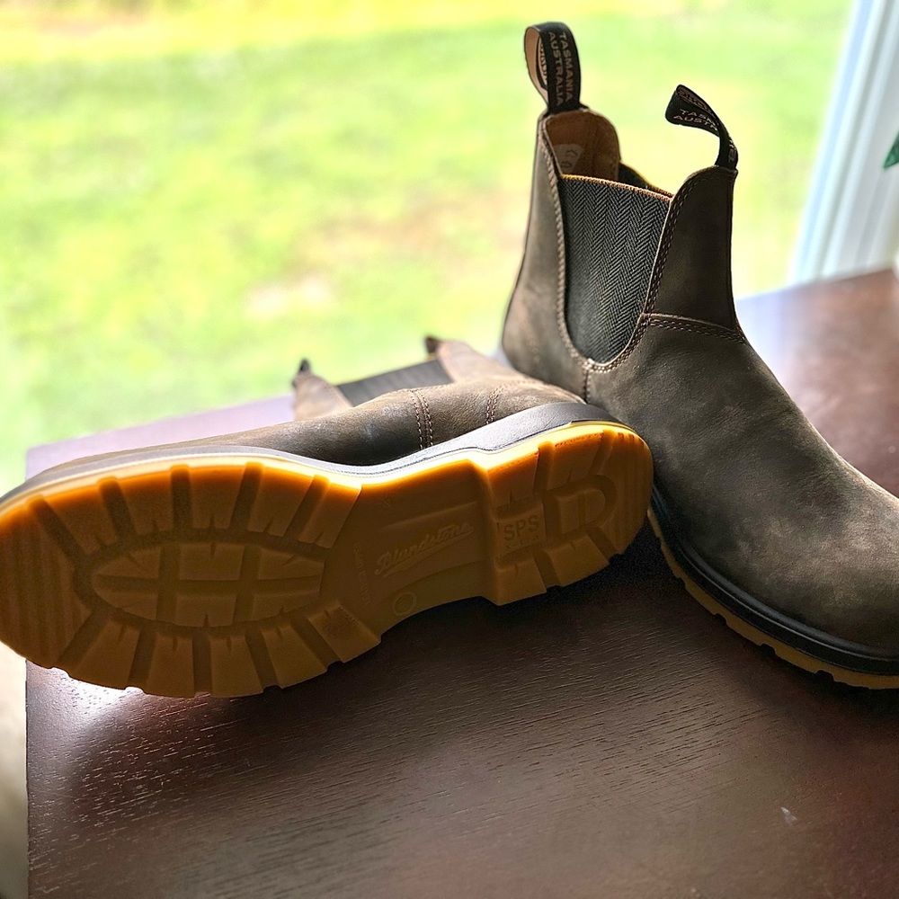 #1944 CLASSICS
CHELSEA BOOTS - RUSTIC BROWN / MUSTARD Size 8.5 AU 12 w or 9.5 m